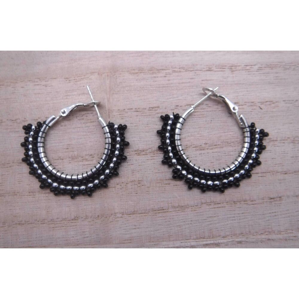 Earrings Beaded Black w/ Silver